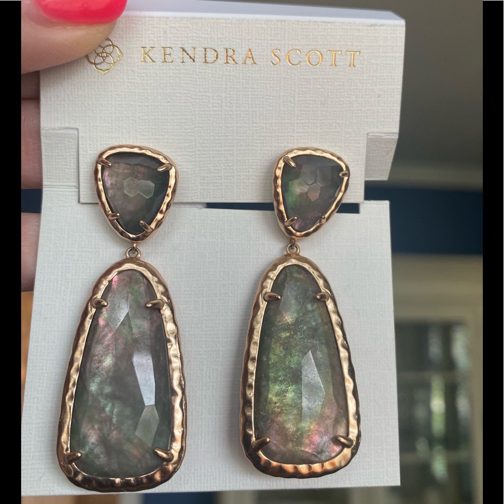 Kendra Scott gray Illusion earrings